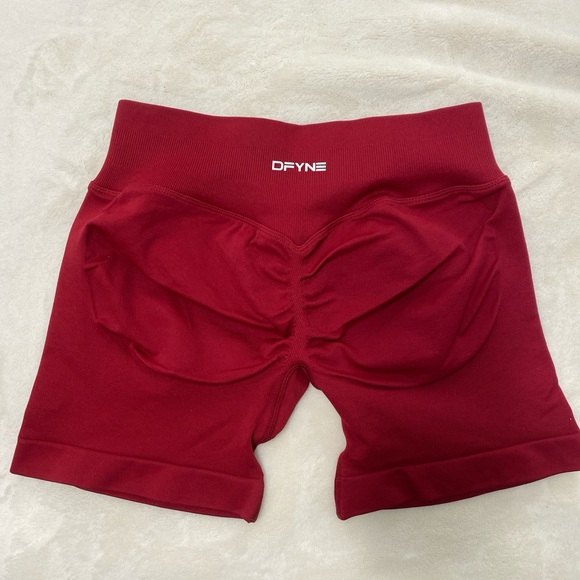 Crimson Red Dfyne Impact 4.5” shorts - Picture 2 of 3